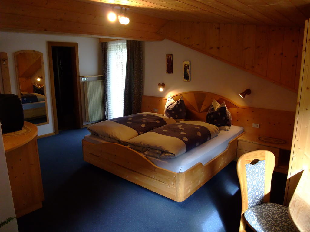 Hotel Garni Conturina Santa Cristina Val Gardena Pokoj fotografie